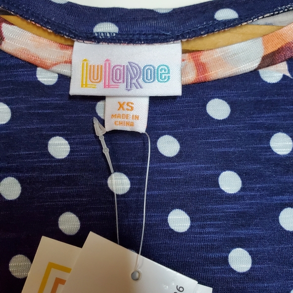 NWT LulaRoe Olive Top with Tulip Sleeves. Size XS - Picture 5 of 7